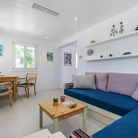 Iremia Coastal Retreat * 尼欧克利马