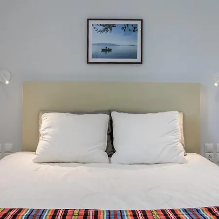 Iremia Coastal Retreat * 尼欧克利马