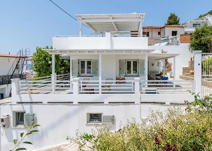 Iremia Coastal Retreat Neo Klima