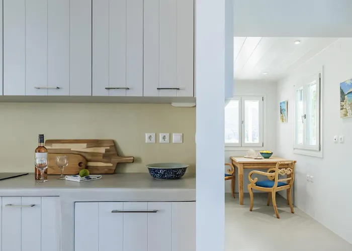 Case de vacanță Iremia Coastal Retreat *