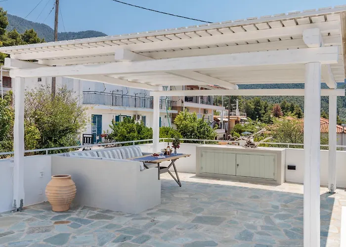 Iremia Coastal Retreat